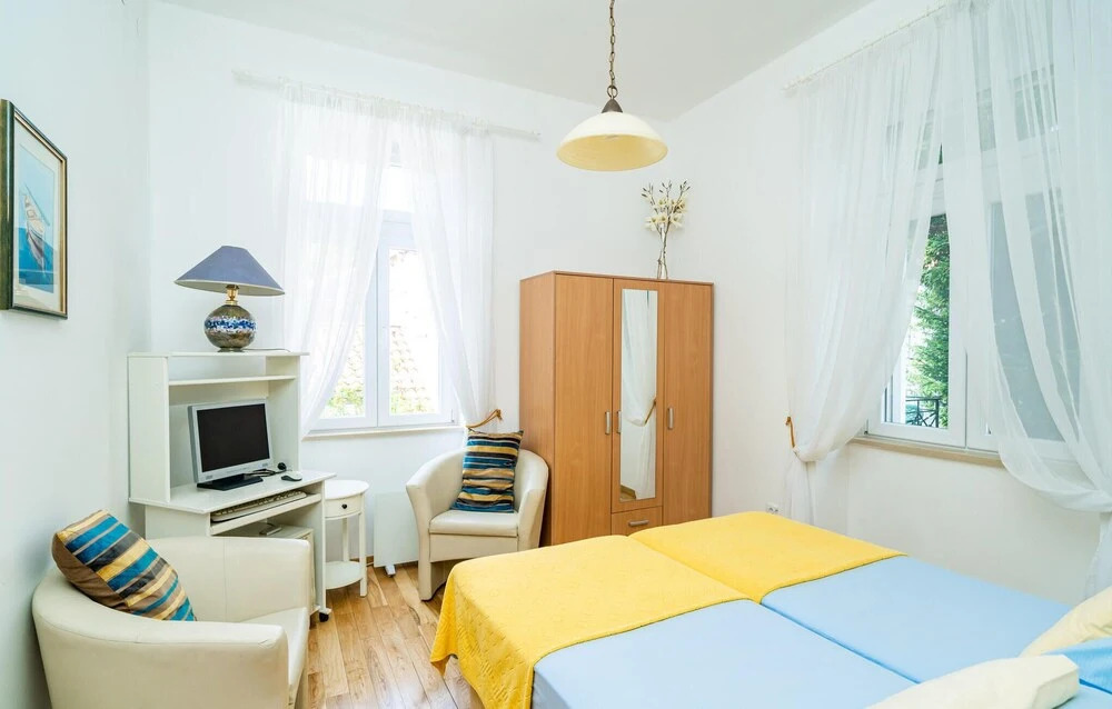 Nice Apartment in Dubrovnik With Wifi and 3 Bedrooms