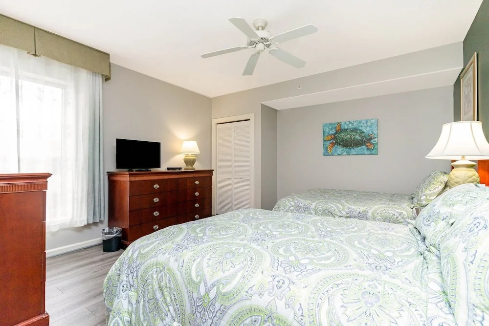 Splendid 3 bedroom, 3 bath condo - 408 Royale Palms 3 Condo