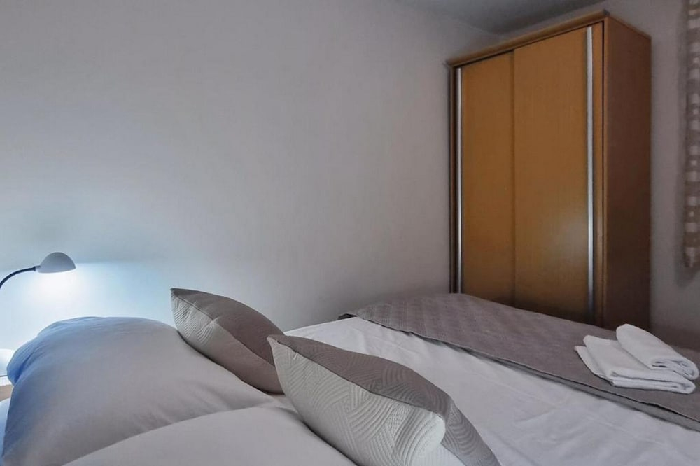 House Zlatni Otok