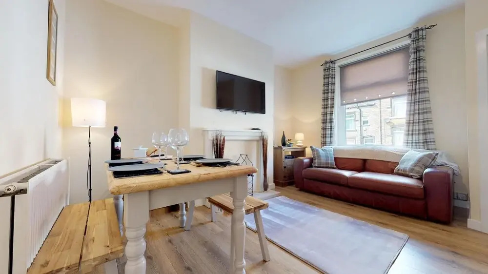 Stayzo Stylish House Accommodation in Westminster