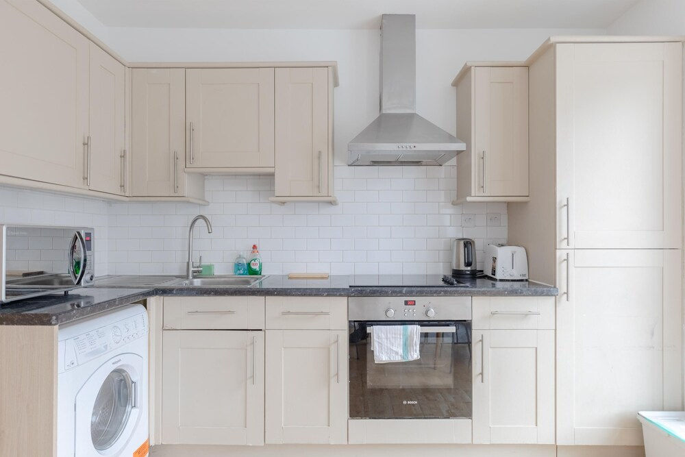 Bright and Spacious 1BD Flat - Camden