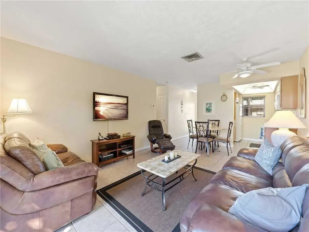 Jamaica Royale 101 - Two Bedroom Condo
