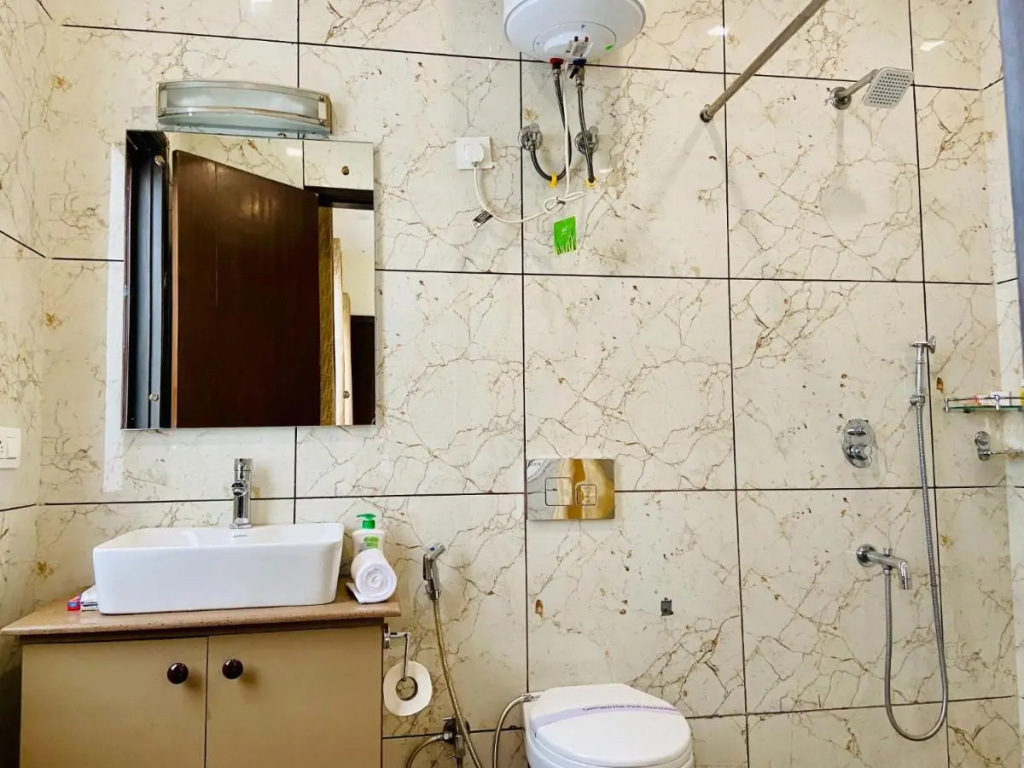 BluO 1BHK - DLF CyberCity, MG Road - Balcony, Lift