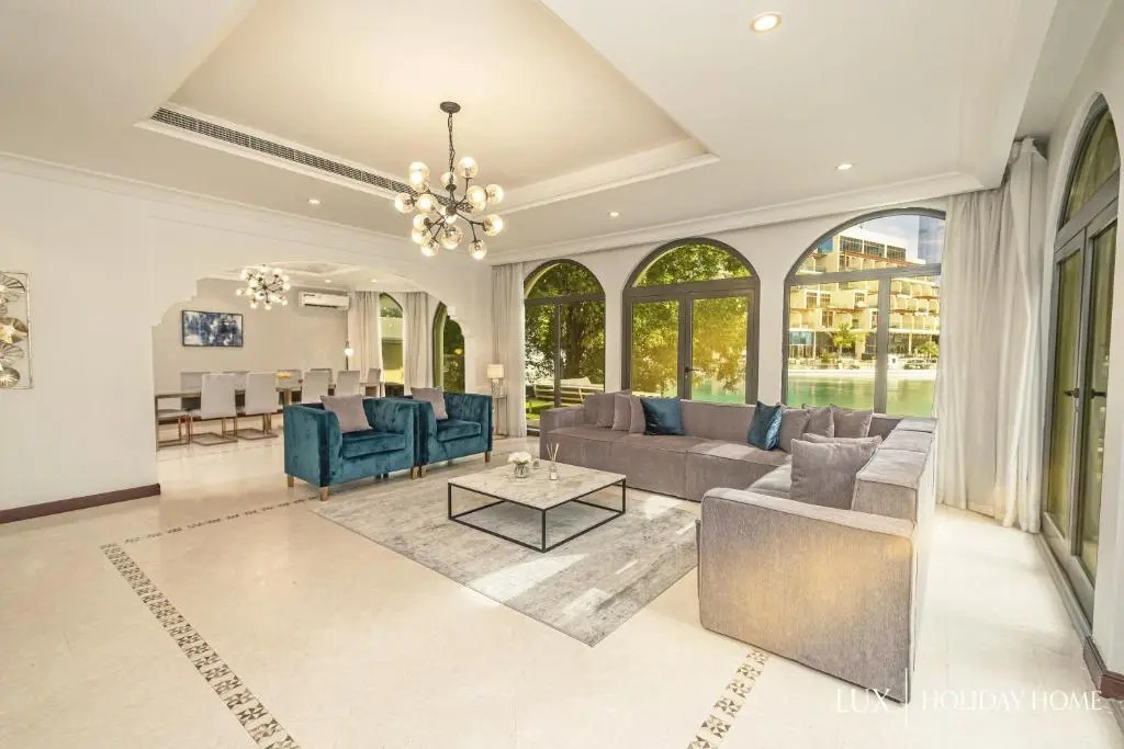 LUX - The Savoy Palm Villa