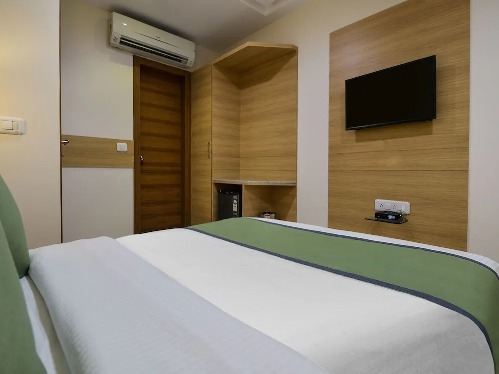 Collection O 16114 Hotel Blu Orchid