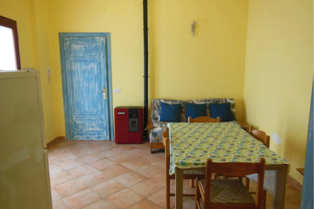 Ground floor apartment with private entrance just 5 minutes walk from the beach-Tirreno 2
