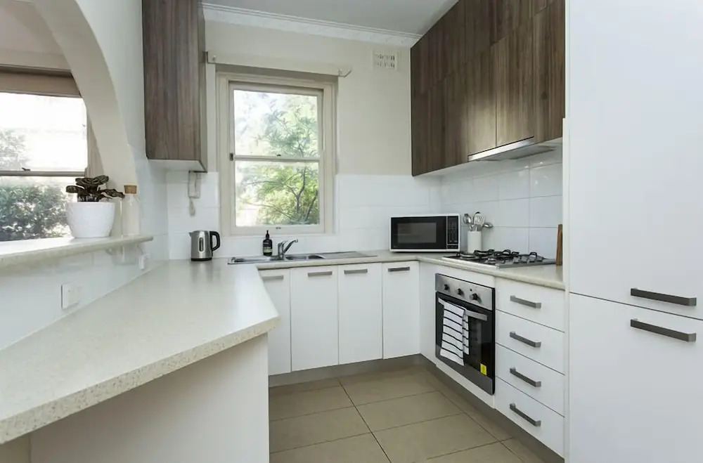 Bright Beachside Curlewis Apartment