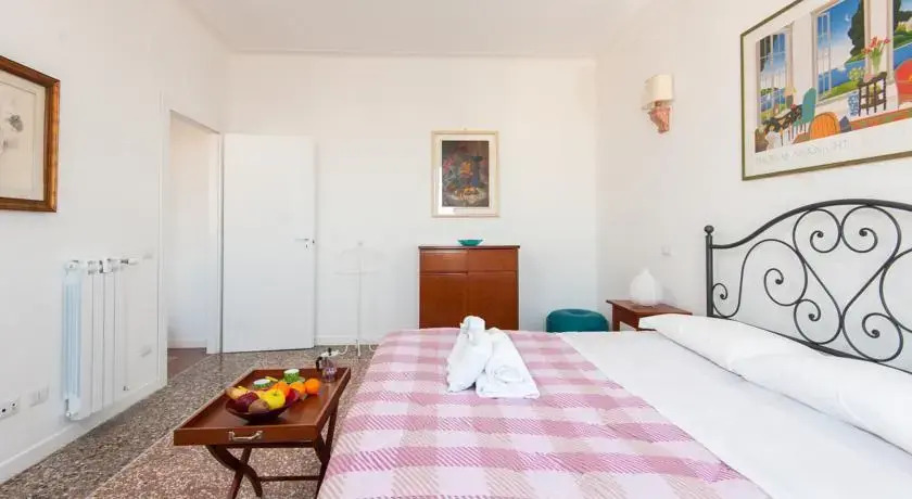 Giambullari Apartment
