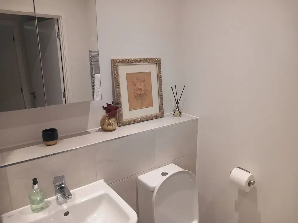 Tranquil Loughton Apartment Retreat