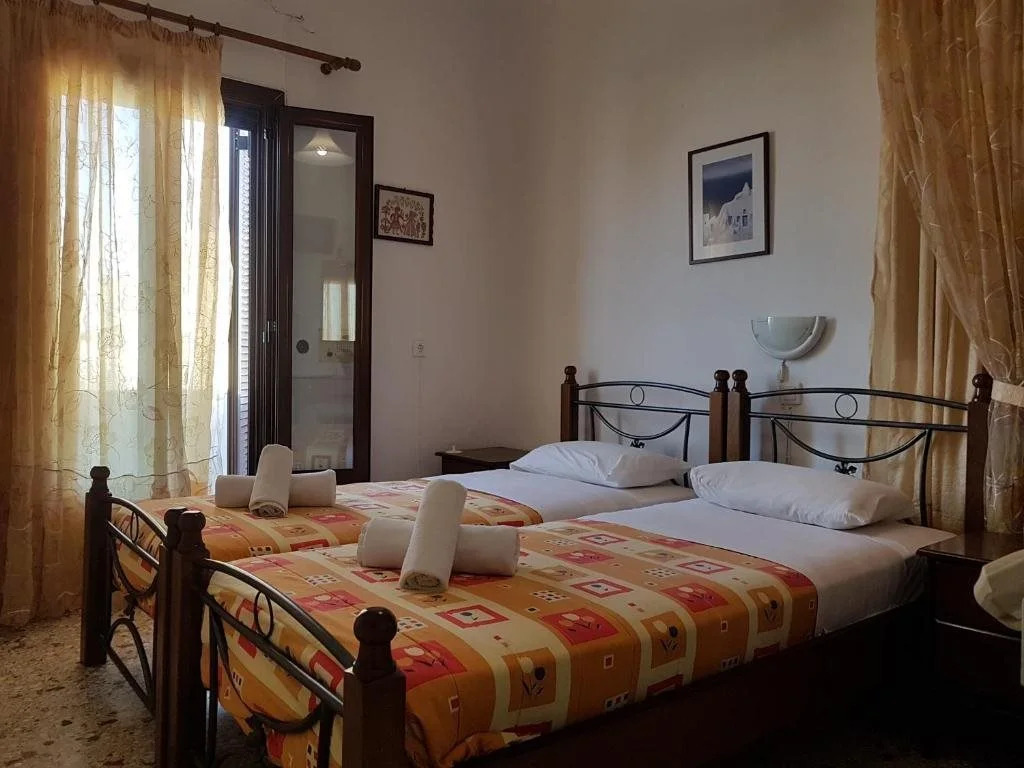 Hotel John Tatakis