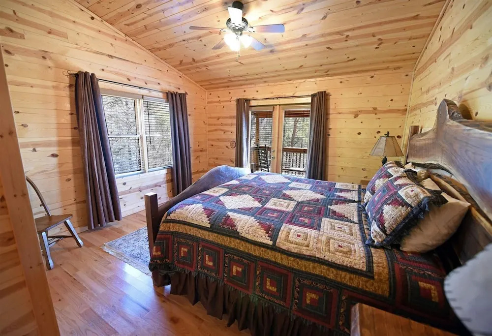 Mountain View Lodge- Blue Ridge