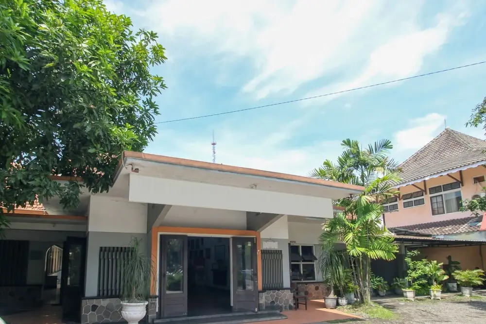 Airy Stasiun Balapan Monginsidi 106 Solo