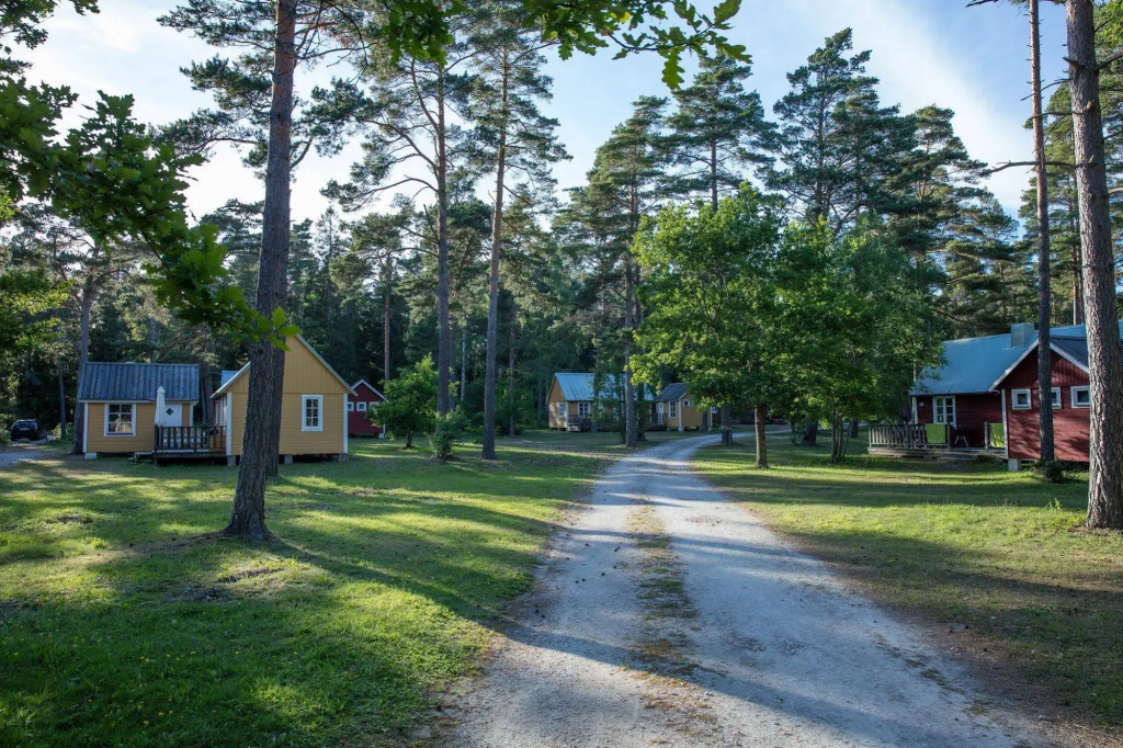 Ljugarn Semesterby
