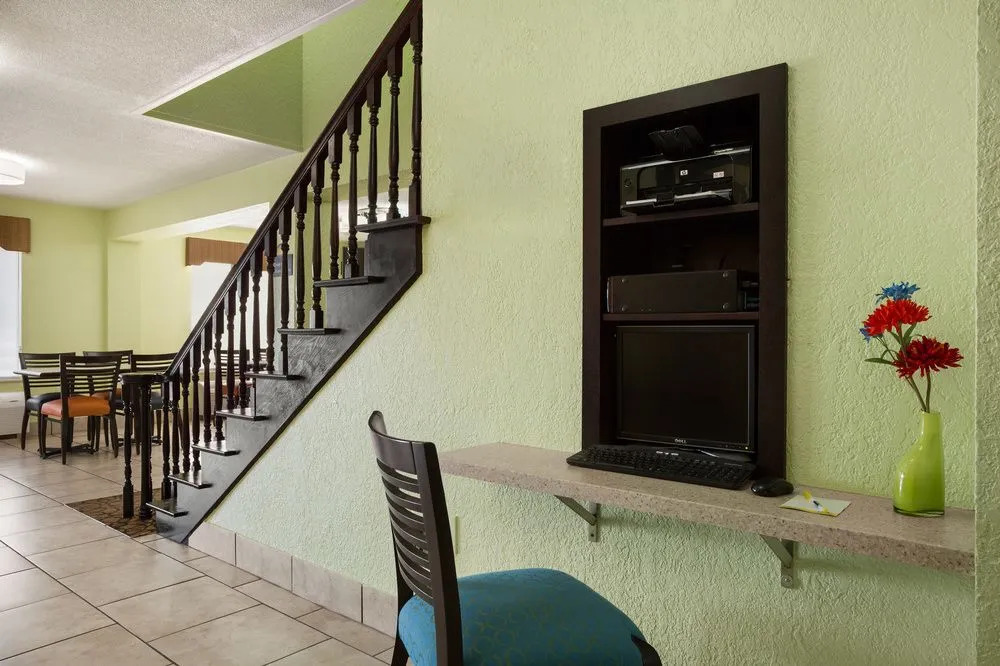 Clarion Pointe Jasper
