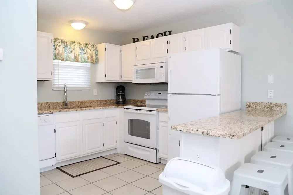 Sunrise Ge 212 2 Bedroom Condo by RedAwning