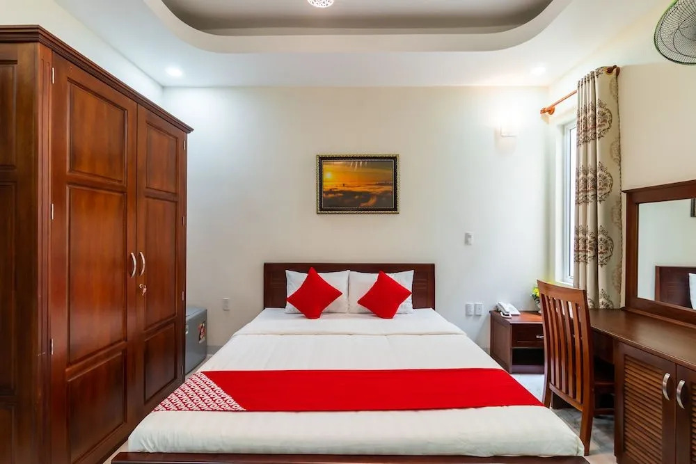 Oyo 222 Queen Hotel