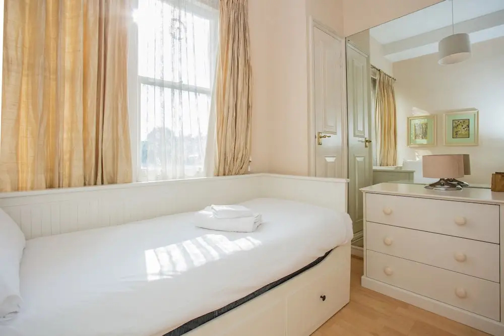 Lovely 2 Bedroom Apartment Near Hyde Park