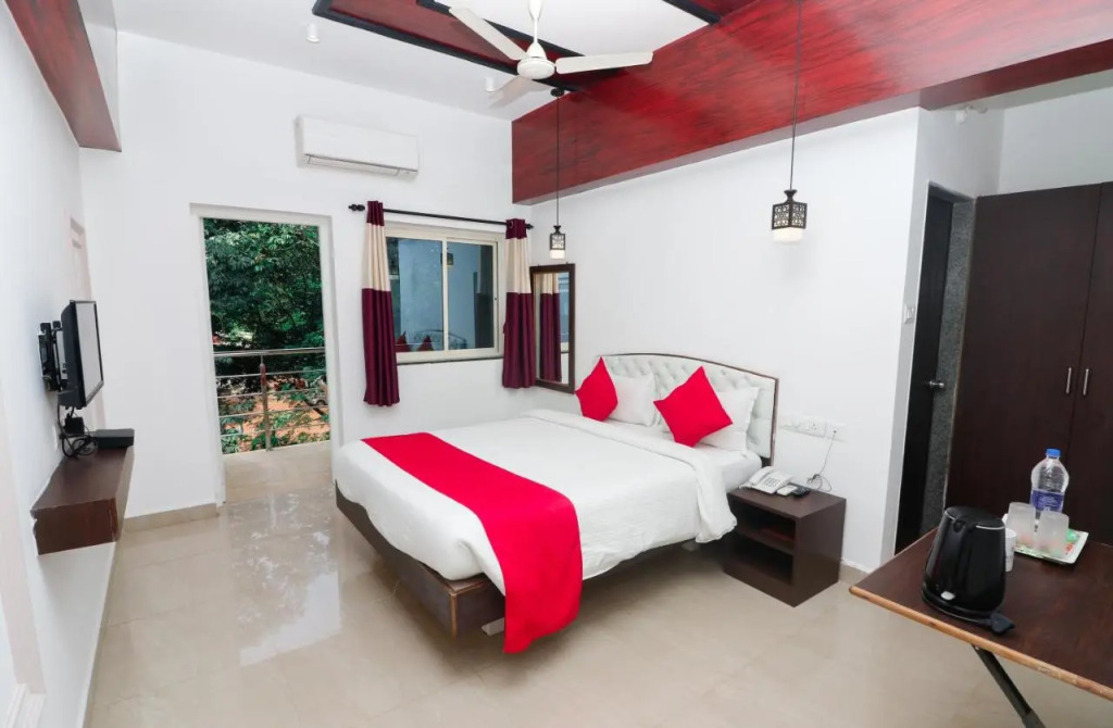 Swarnam Banquet Hall And Hotel