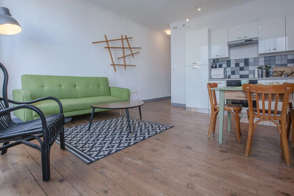1189 Typical Apartment Halles de Bayonne