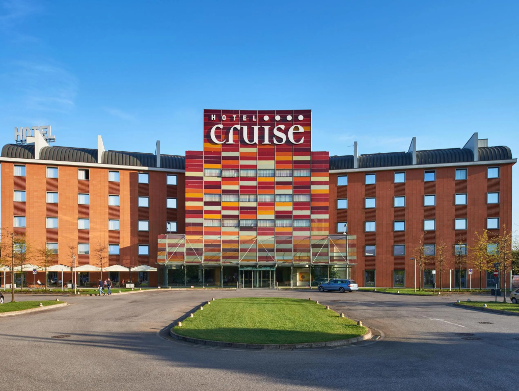 Отель Cruise