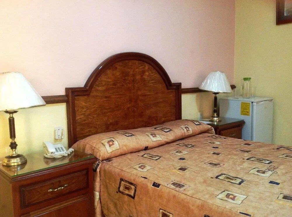 Hotel Plaza Jardín