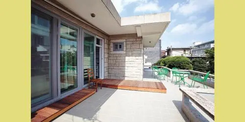 Hide & Seek Guesthouse