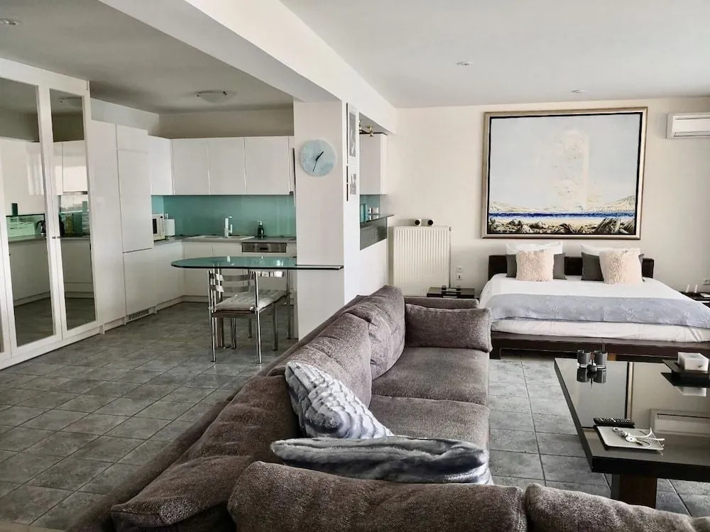 Crystal Green Residences Voula