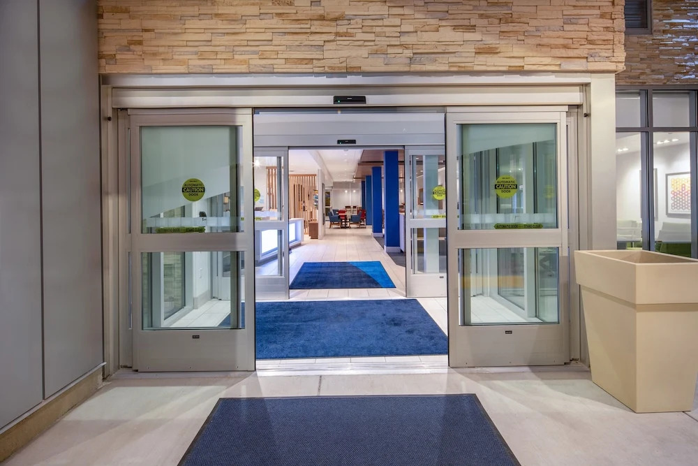 Holiday Inn Express & Suites Chico by IHG