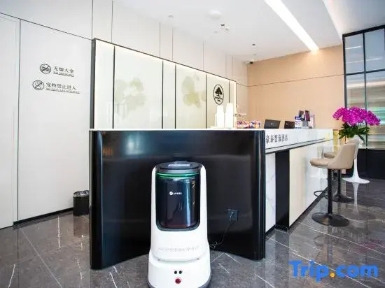 GreenTree Inn Express Hotel (Shanghai Pujiang Town Huizhen Road Subway Station)