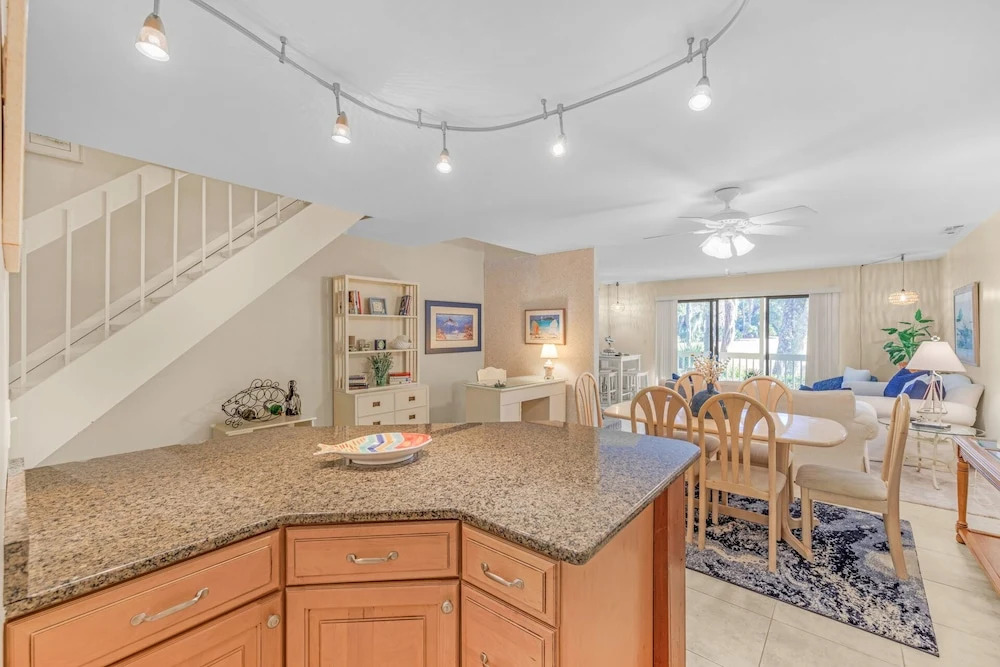 Fore Season Retreat 2 BDR in Desirable Resort!