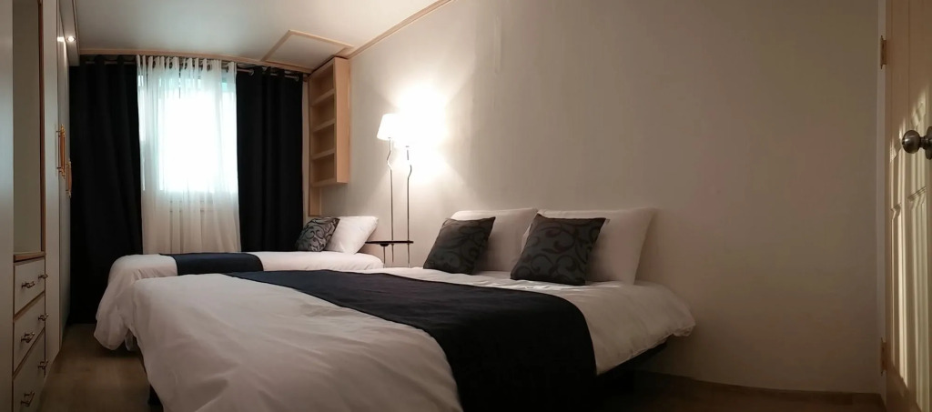 Utopia Guesthouse - Hostel
