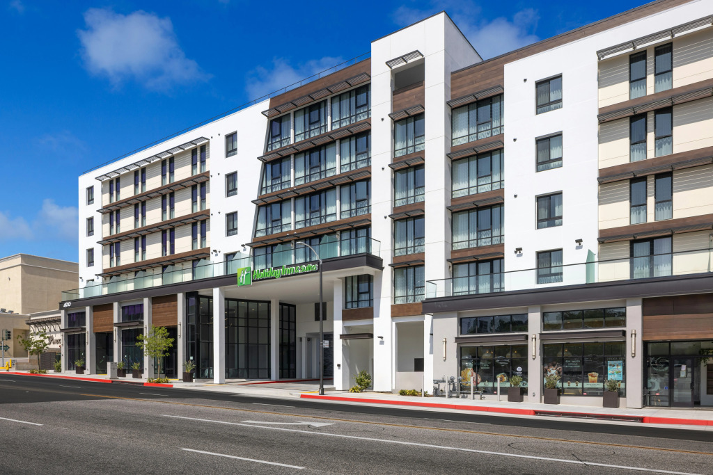 Holiday Inn & Suites Monterey Park - Los Angeles by IHG