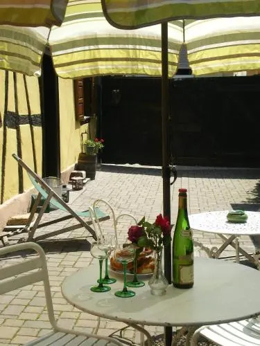 La Maison Jaune