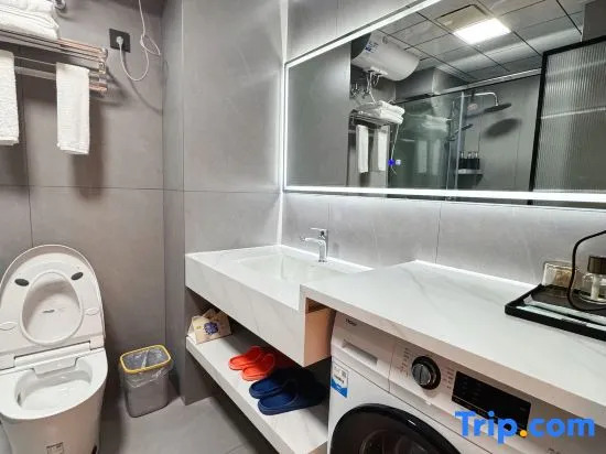Universal Intelligent Homestay (Tianmen Mountain Cableway Store)