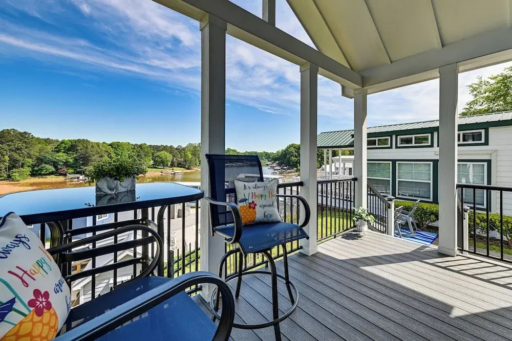 Lake View Tiny Home w/ Pool Access