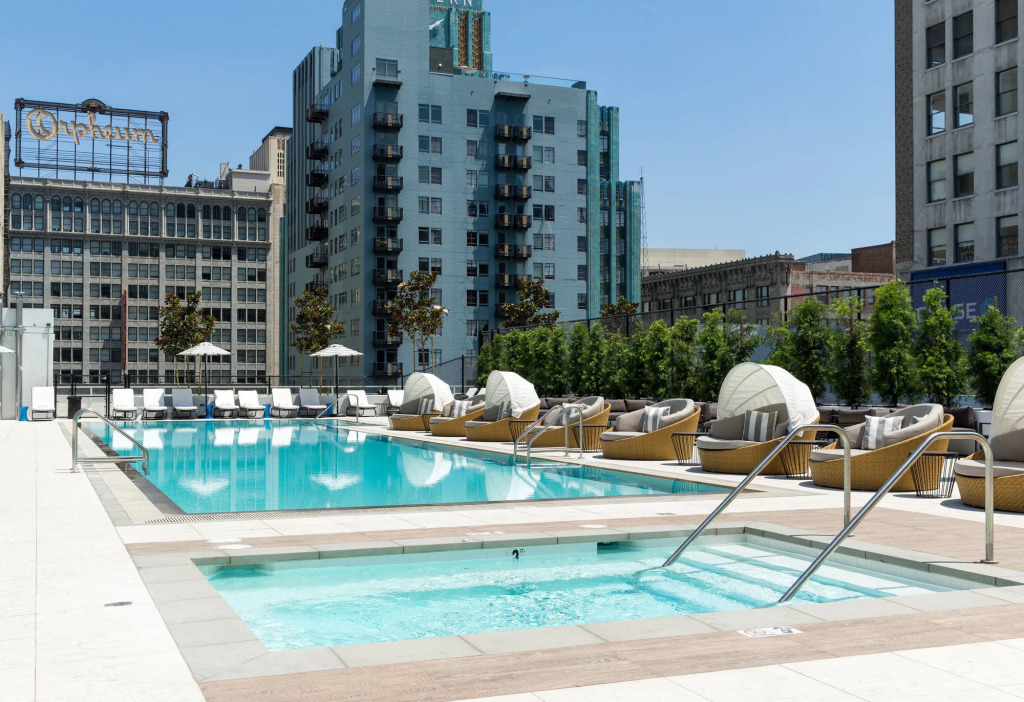 Level Furnished Living