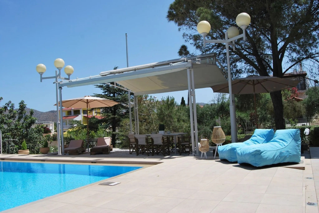 Chrysiida Suites