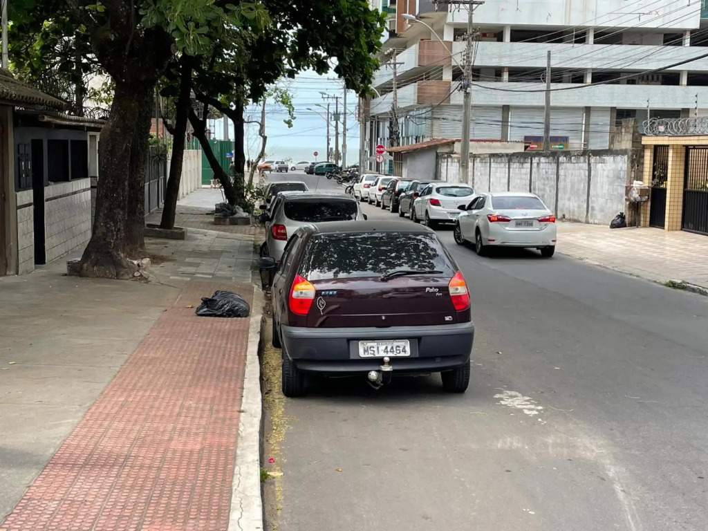 Apto Praia do Morro, 100m da praia, 3 Qts, uma vaga de garagem e WI-FI grátis