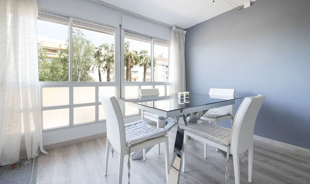 Ampolla Apartment TVL 18