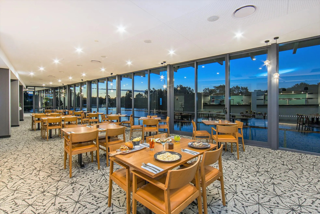 Best Western Plus North Lakes Hotel
