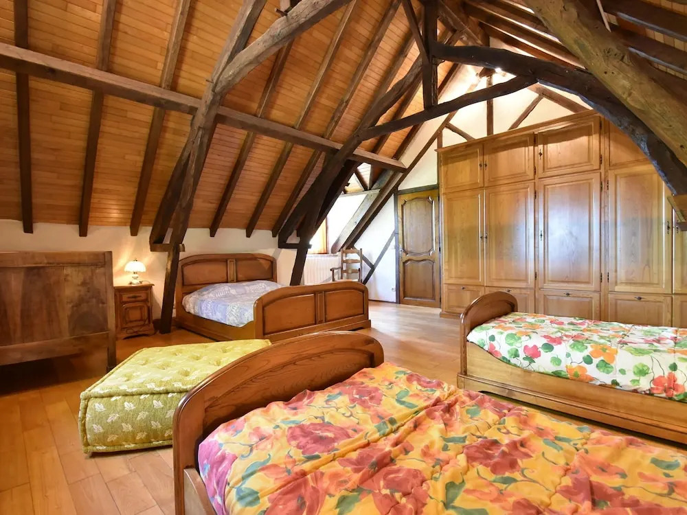Beautiful Holiday Home with Heated Pool in Cazals France
