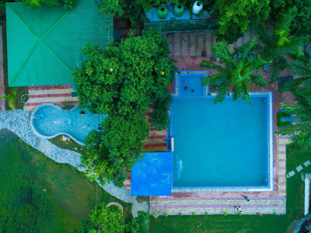 Clarissa Resort