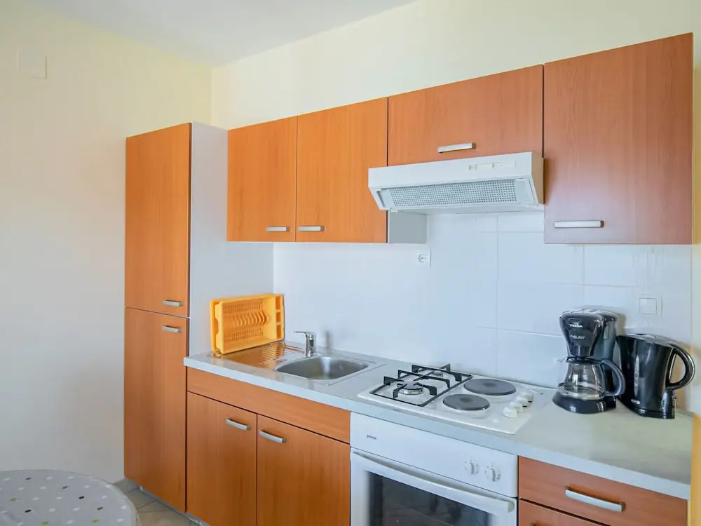 Restful Apartment in Mastrinka near Beach & Town Center