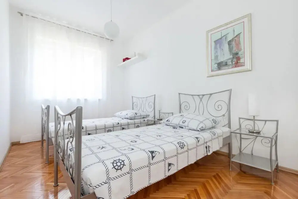 Neven - Comfortable & Great Location - A1