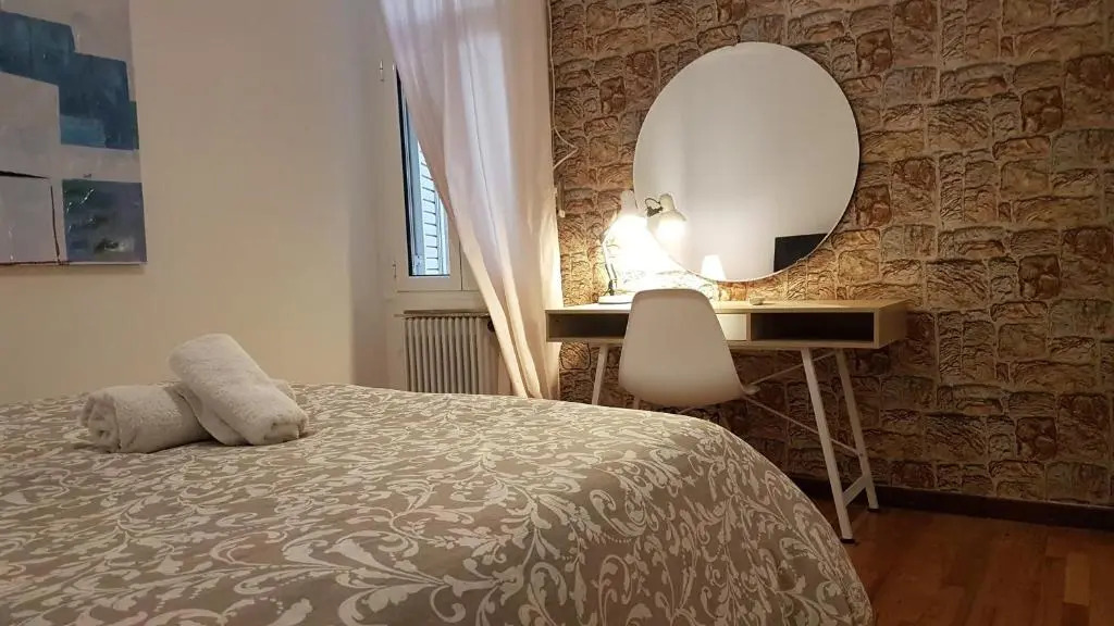 Teal Apartment - Athens Center, 4 BD, 2 BATH