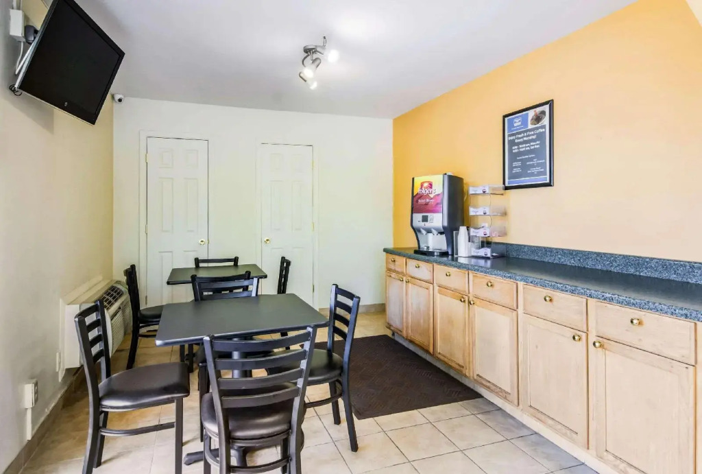 Brentwood Inn Richmond South