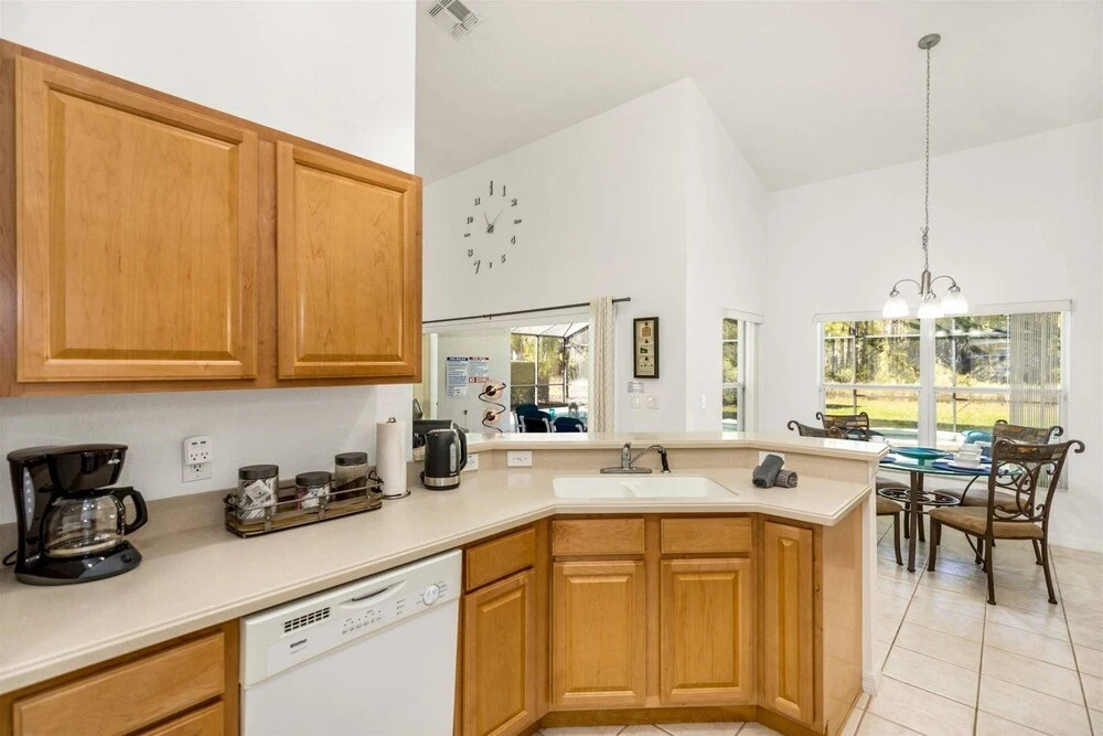 Fabulous 4 bed Home With Private South Facing Pool and spa With Modern Decor - 418