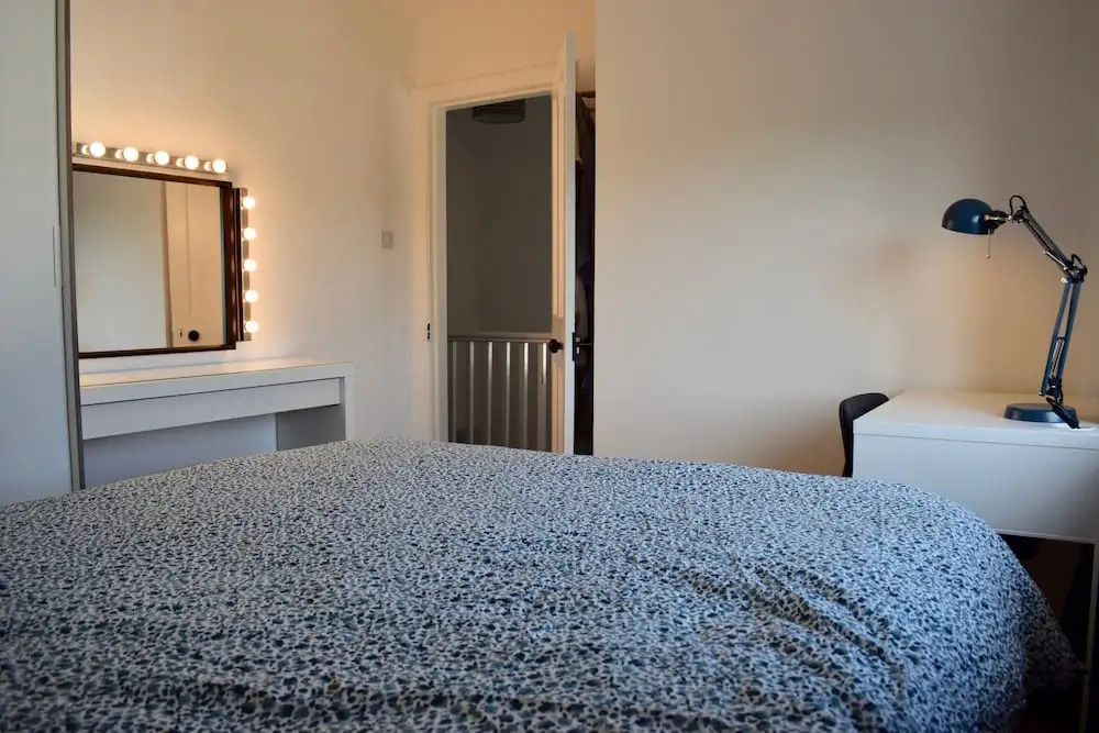 3 Bedroom Home Near The Botanics