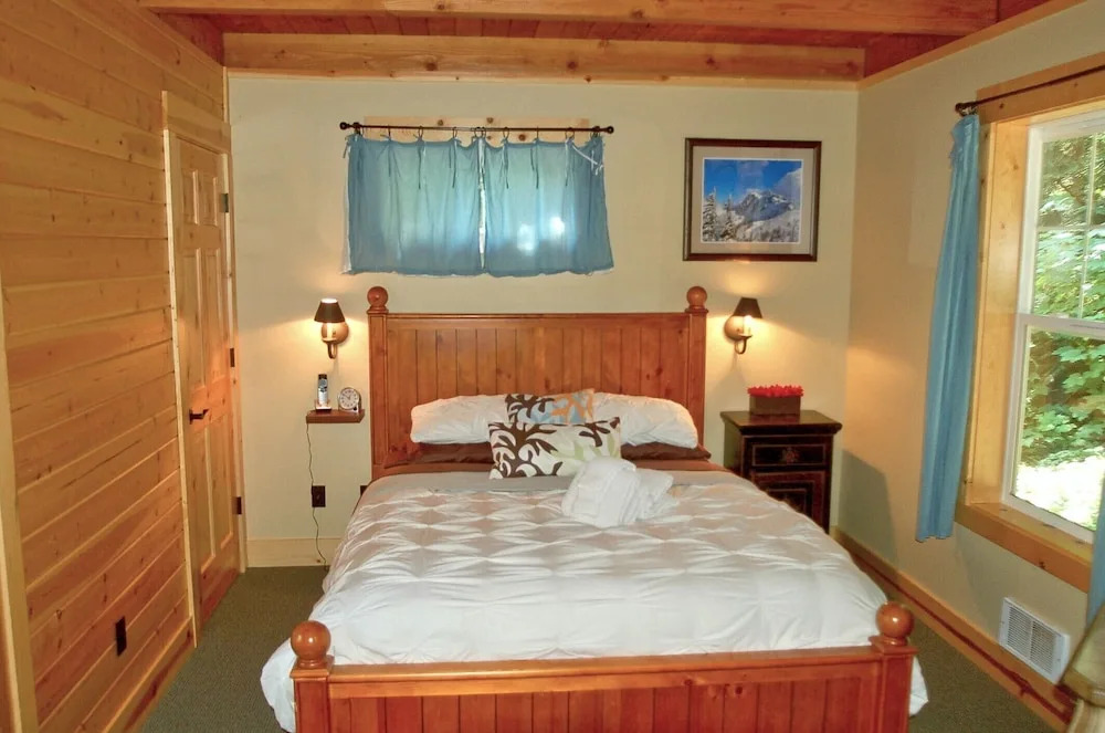 Mt Baker Rim Cabin 11 - This Wonderful 2 Story Cabin With a hot tub