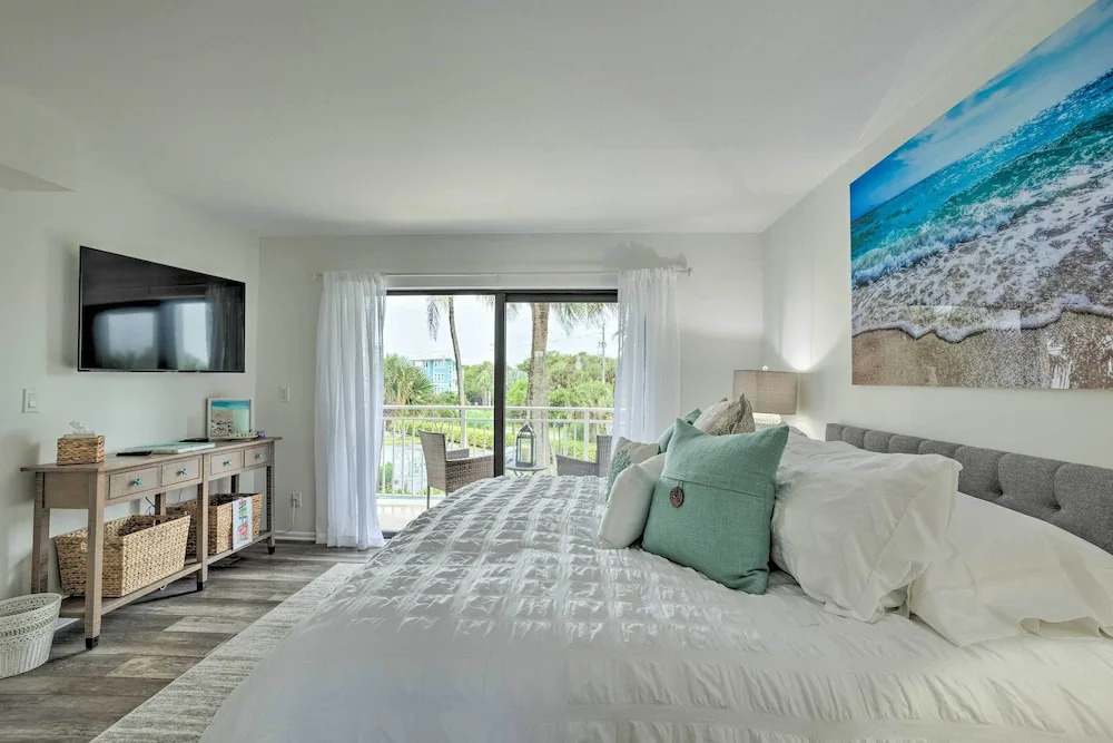 Stuart Condo at Beachfront Resort w/ Ocean Views